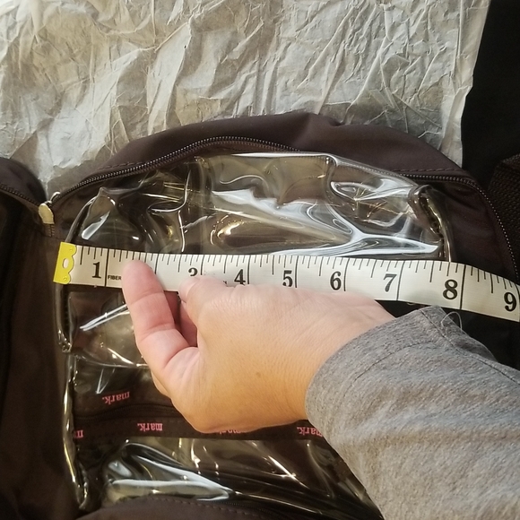 New mark.  Mark up case by Avon - Picture 10 of 16